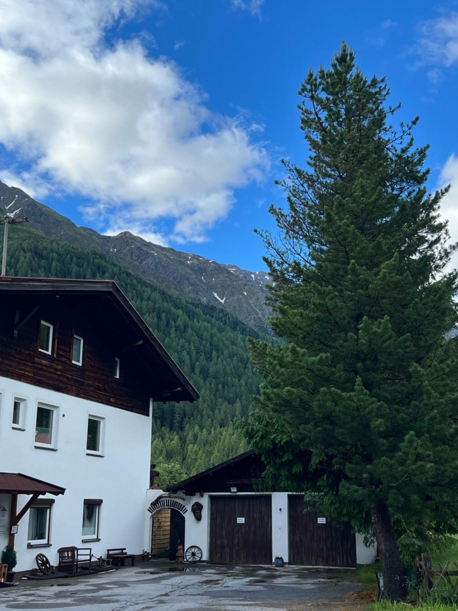 Alpine Apartments St-Sigmund Sankt Sigmund im Sellrain Luaran gambar